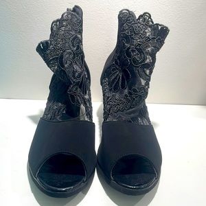 Beautiful lace heels